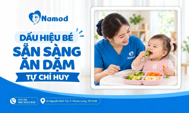 Dấu hiệu bé sẵn sàng ăn dặm tự chỉ huy